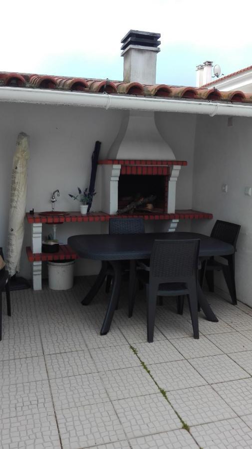 Casinha Res Do Chao Na Nazare Com Quintal E Barbecue Villa Екстериор снимка