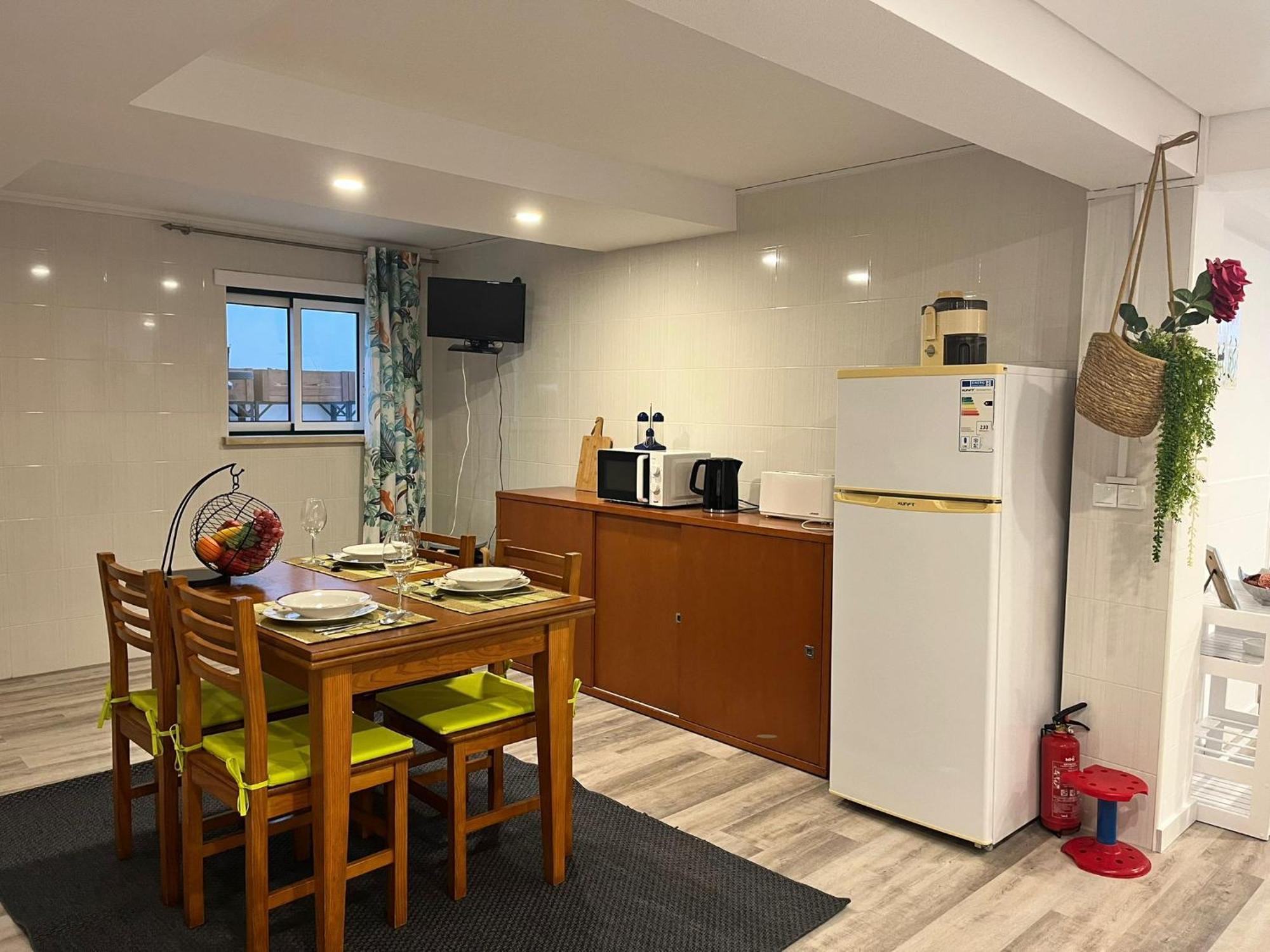 Casinha Res Do Chao Na Nazare Com Quintal E Barbecue Villa Екстериор снимка